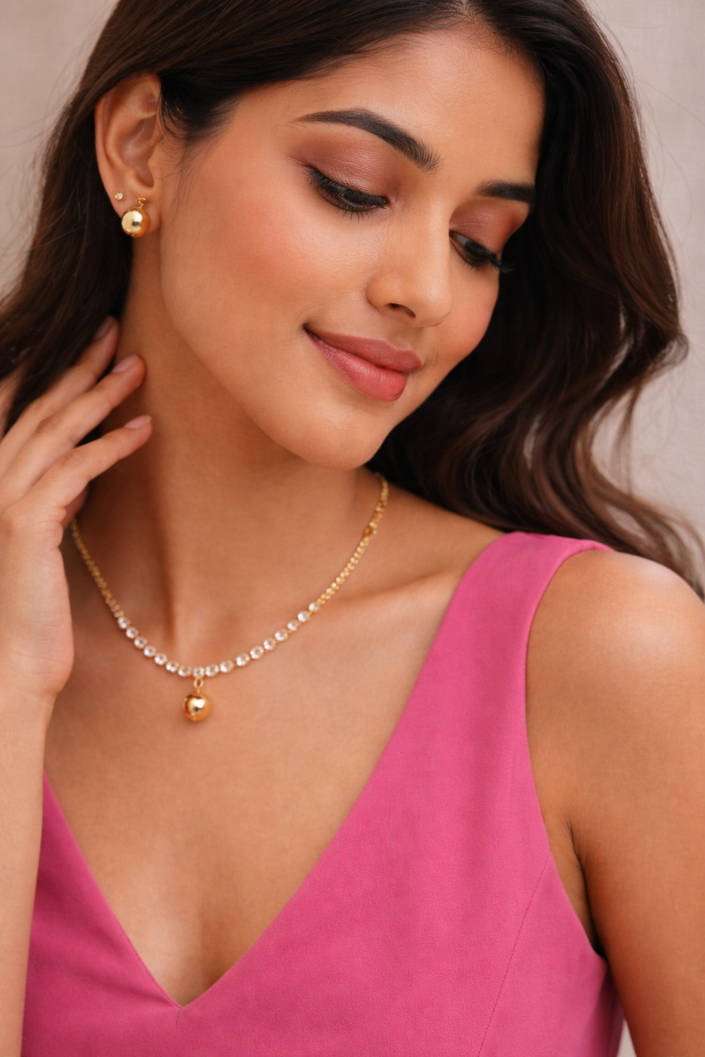 file_00000000a094720ba18845153231b8f2 Golden Radiance Crystal Necklace Set - Image 2