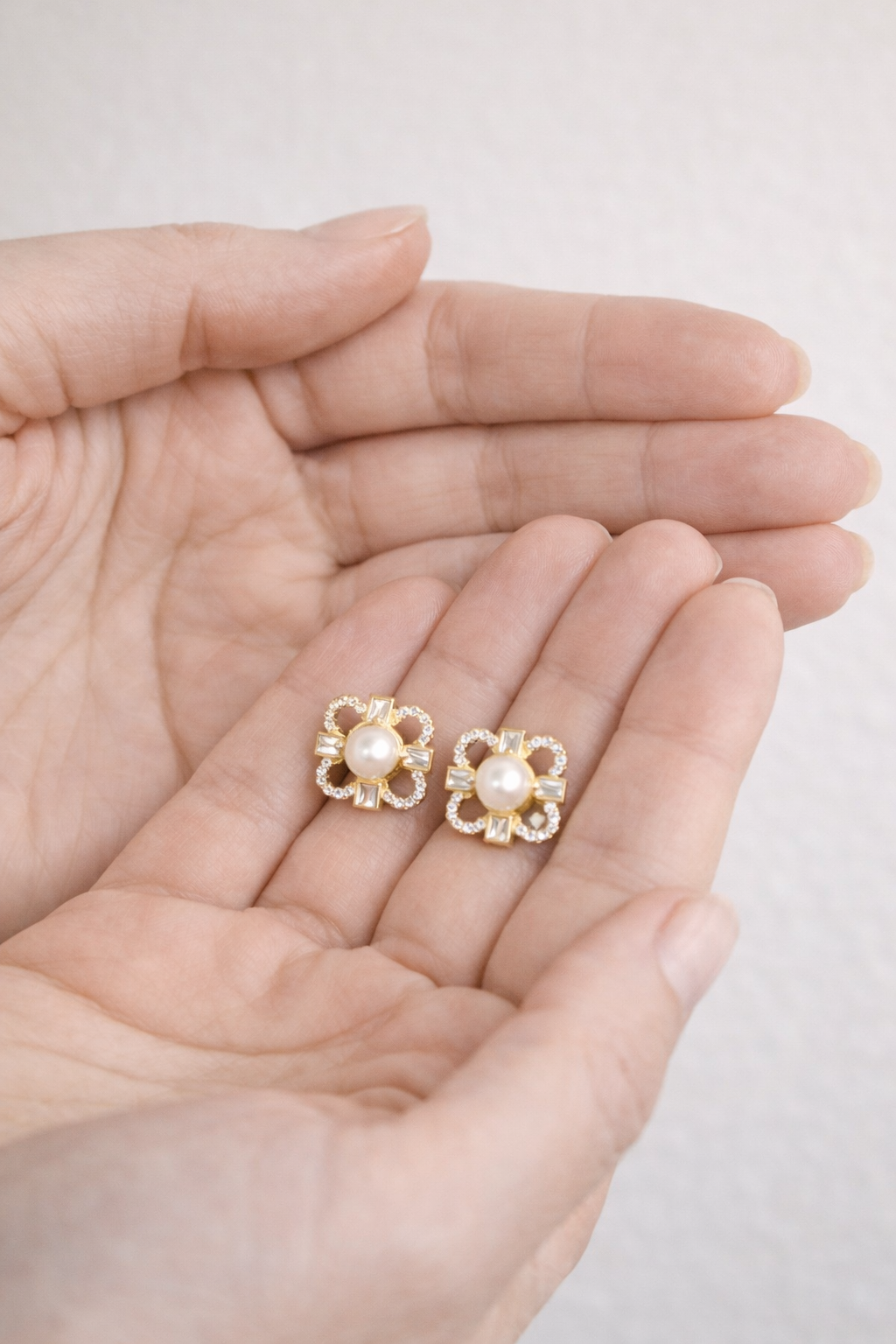 pearl cubic zirconia gold plated pendant with earrings pearl cubic zirconia gold plated pendant with earrings